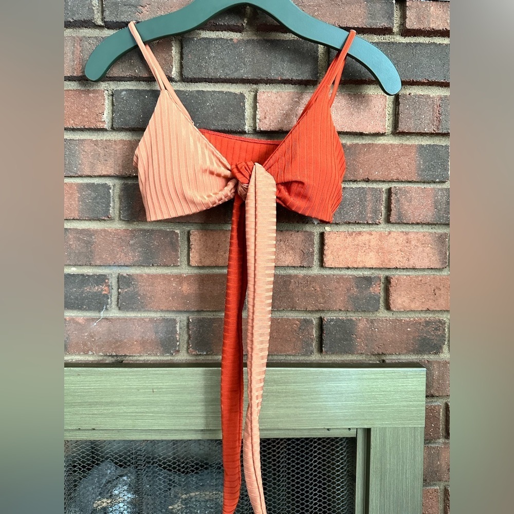 #4) Two different colors bikini top. Great condition